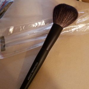Youngblood Super Powder Brush